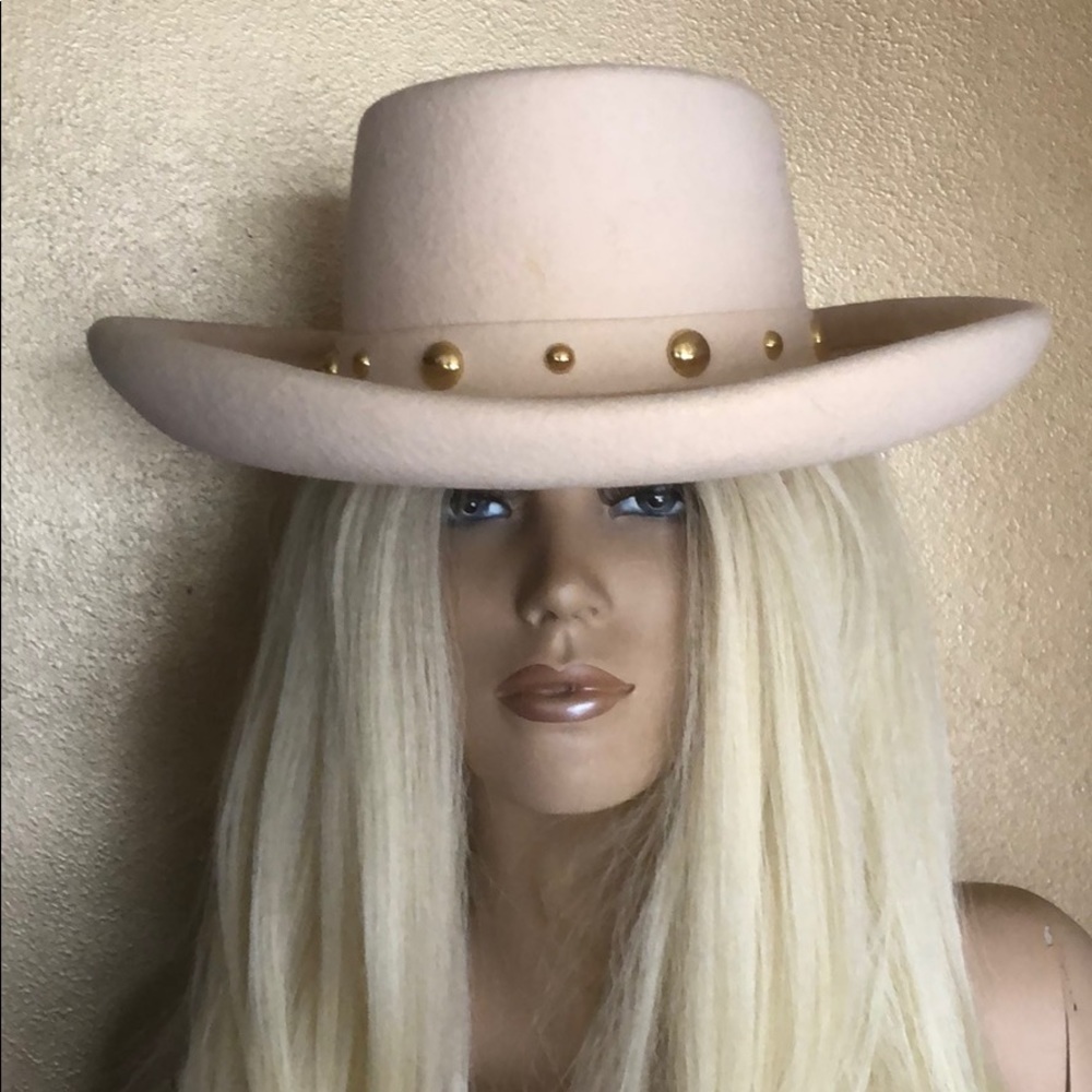 Stunning ivory hat